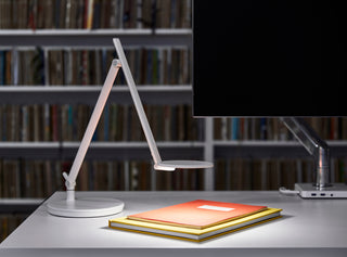 Nova desk lamp