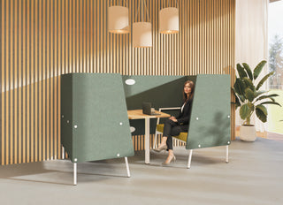 Buronomic Alto overlegbooth voor vier personen in wit, zuurgroen en zeegroen