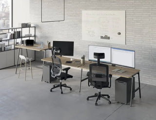 Buronomic Alto individuele bureaus en hoge coworkingtafel in zwart en Timber