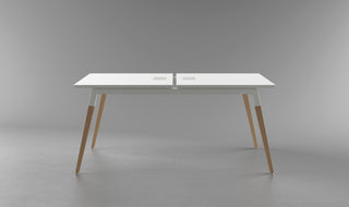 Buronomic Dialogue multi-workstation in solid wood and white